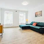 Apartamento Spacious Two-storey With A Terrace In The Center