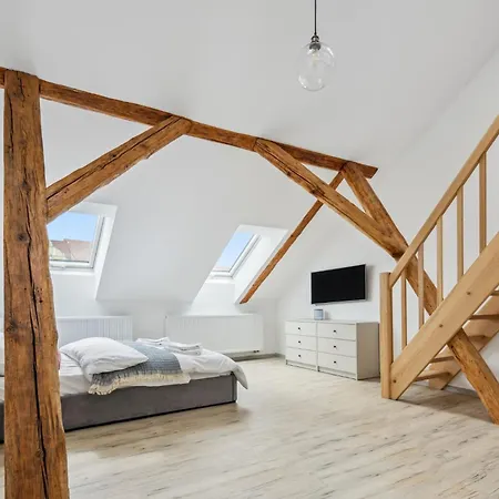 Daire Spacious Two-storey With A Terrace In The Center *