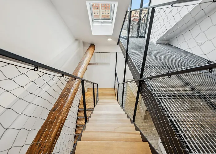 Spacious Two-storey With A Terrace In The Center *