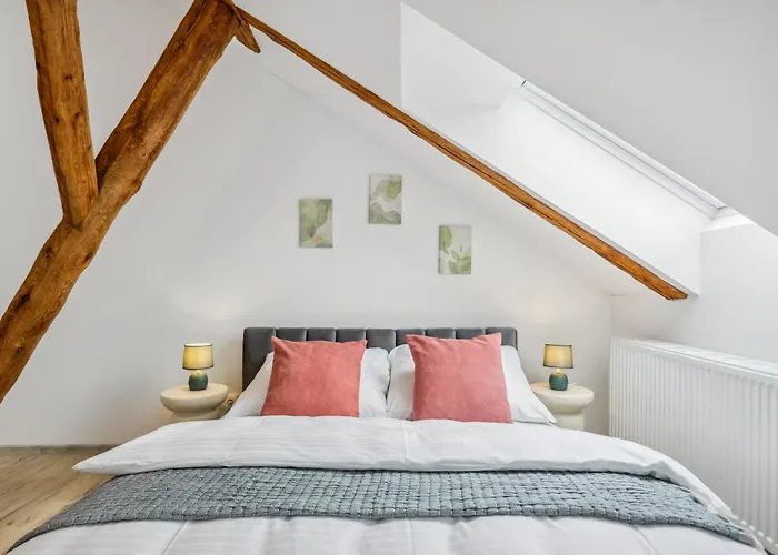 Daire Spacious Two-storey With A Terrace In The Center *